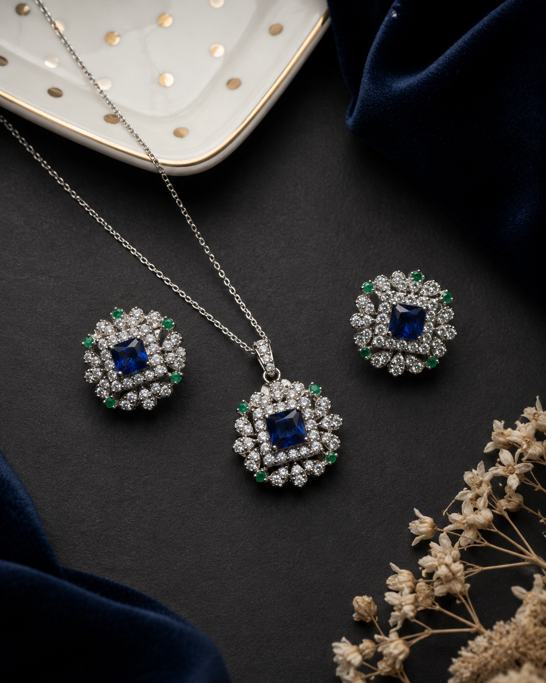 The Sultana's Gaze Pendant and studs set