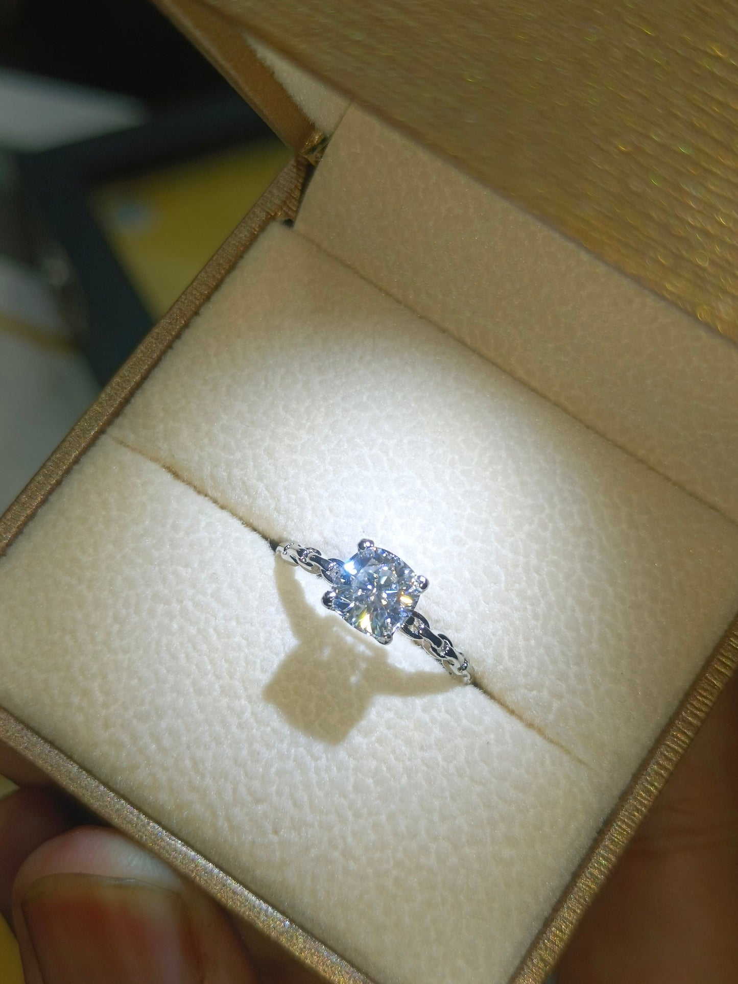 Royale Cushion Moissanite Ring -VVS1 Certified 💎