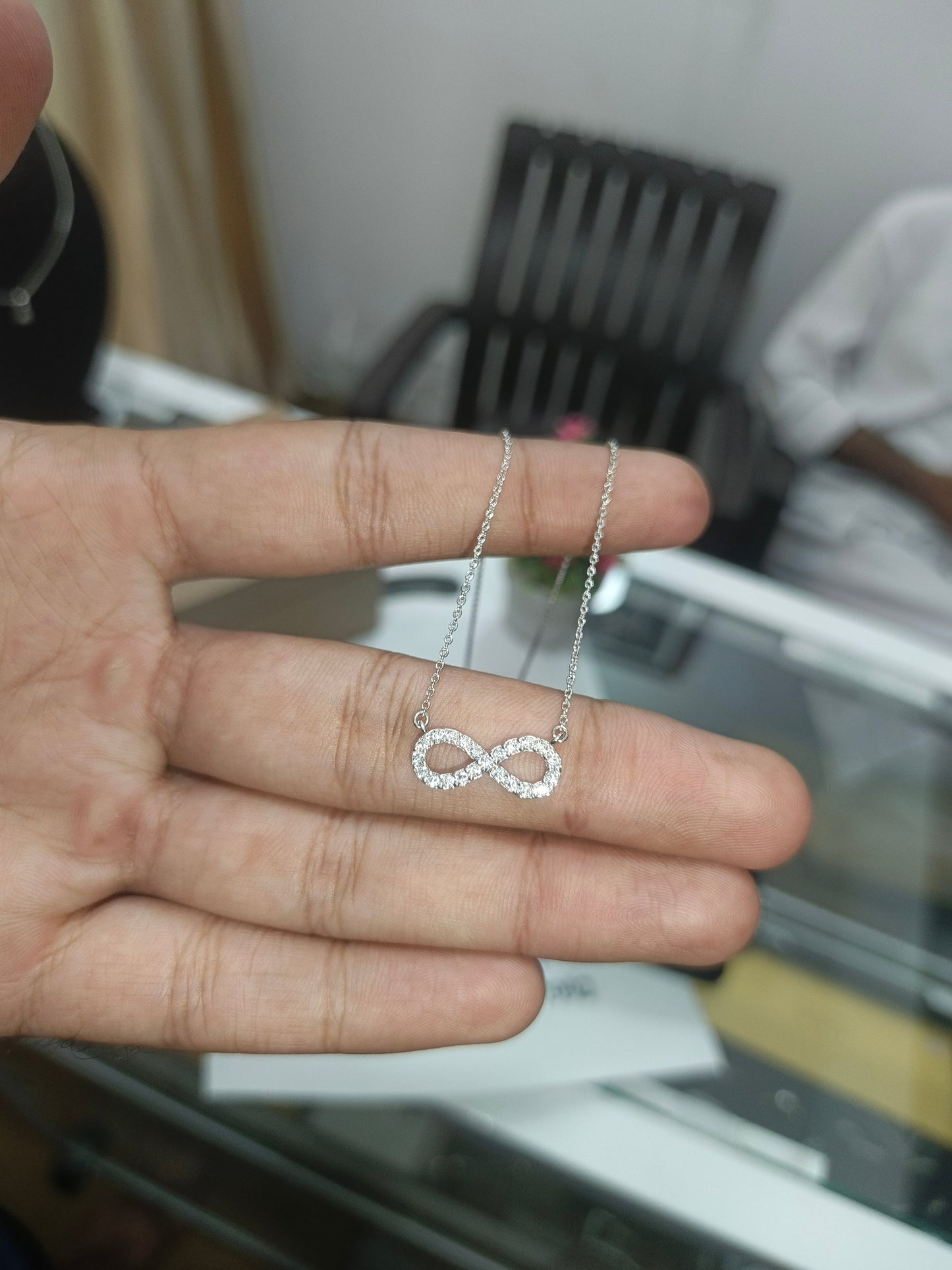 Infinity Sparkle Moissanite Necklace ๐