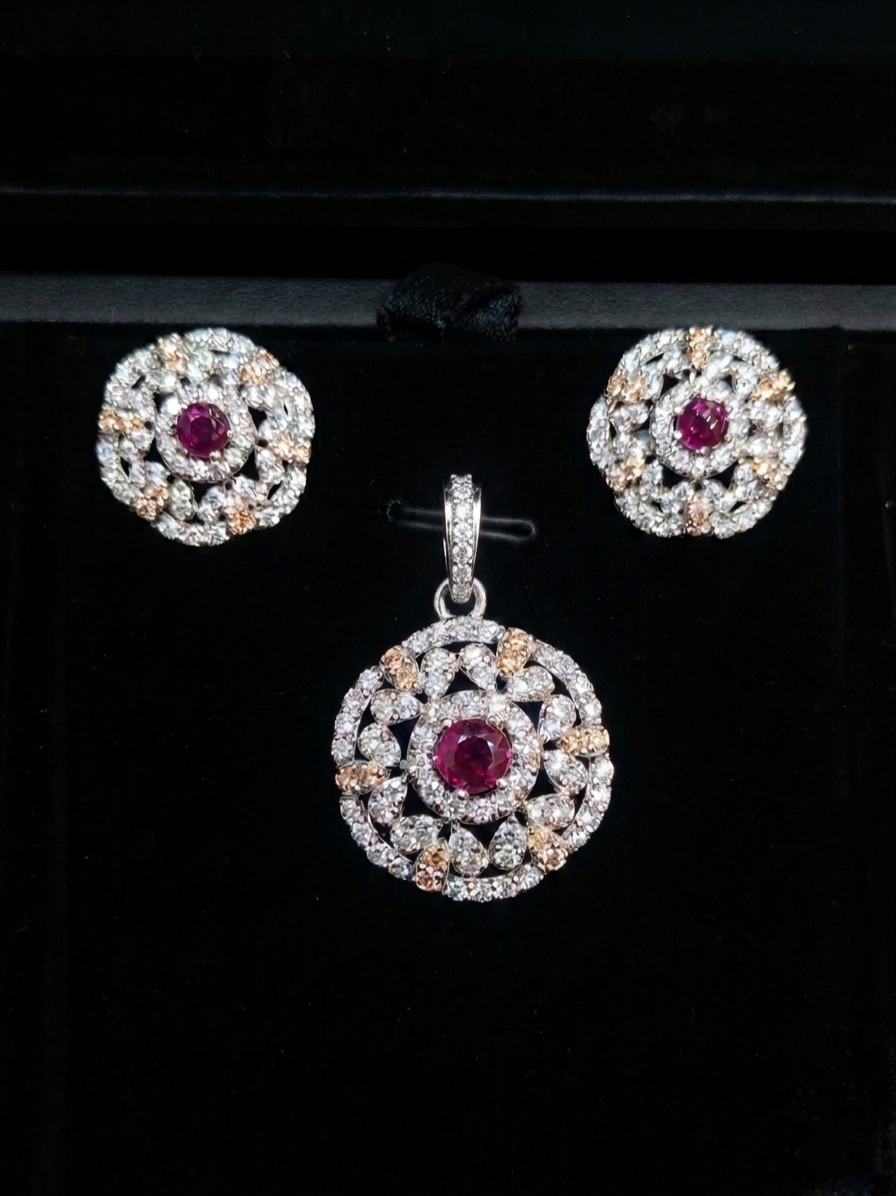 Bloom Sunburst Pendant and Studs Set