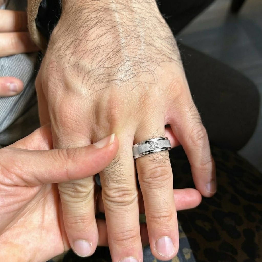 Men's Ravassia Moissanite Band