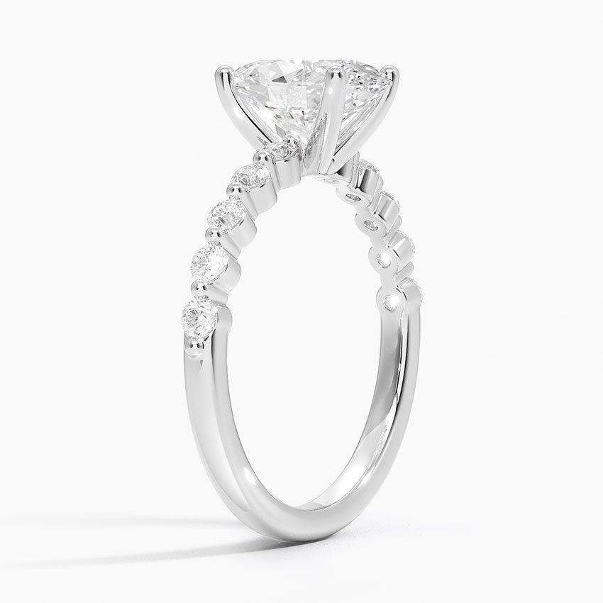 Aven Moissanite Ring -VVS1 Certified 💎