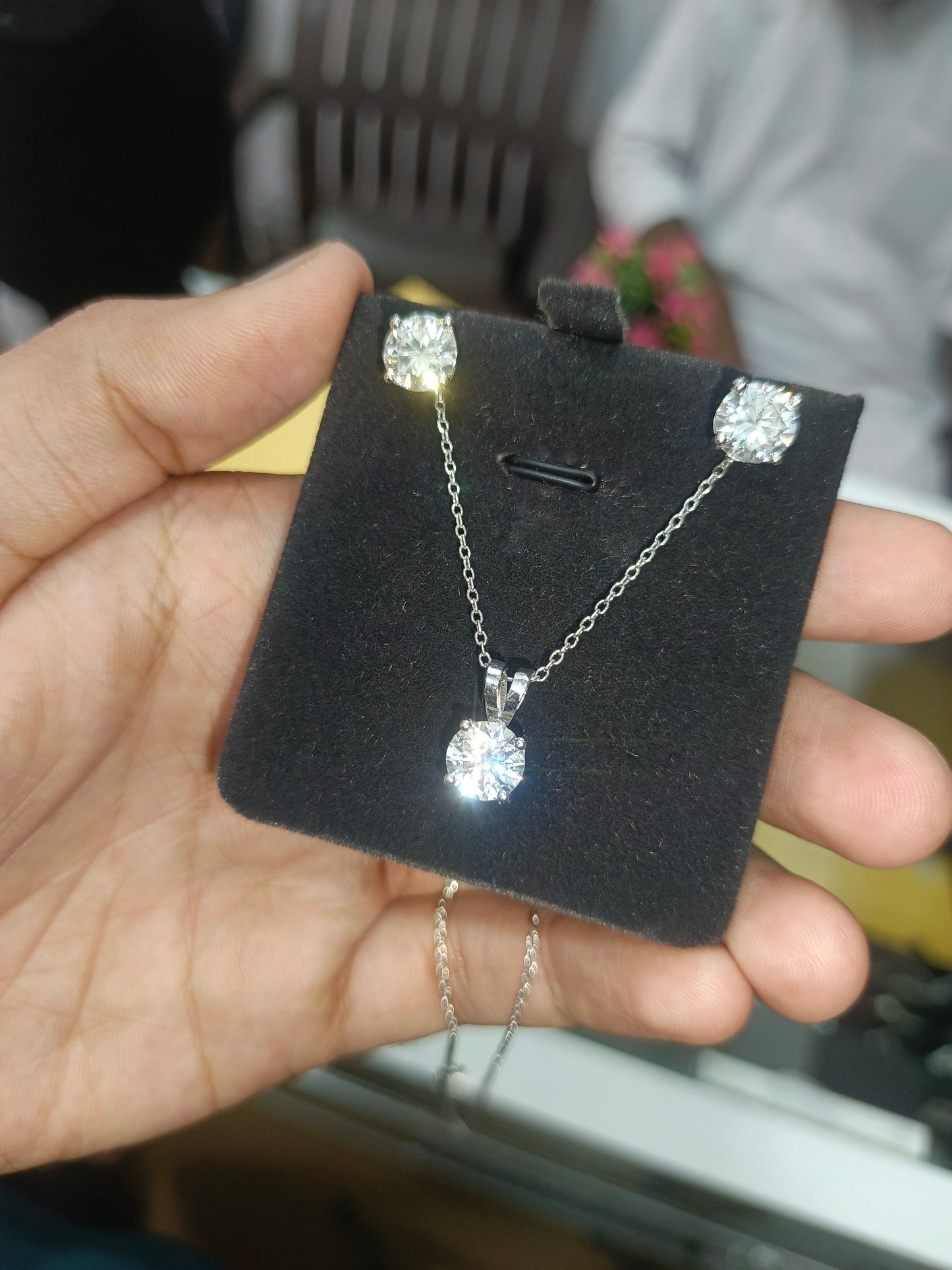 2 Carats Moissanite Necklace and Studs Set - VVS1 Certified 💎 - Locket set
