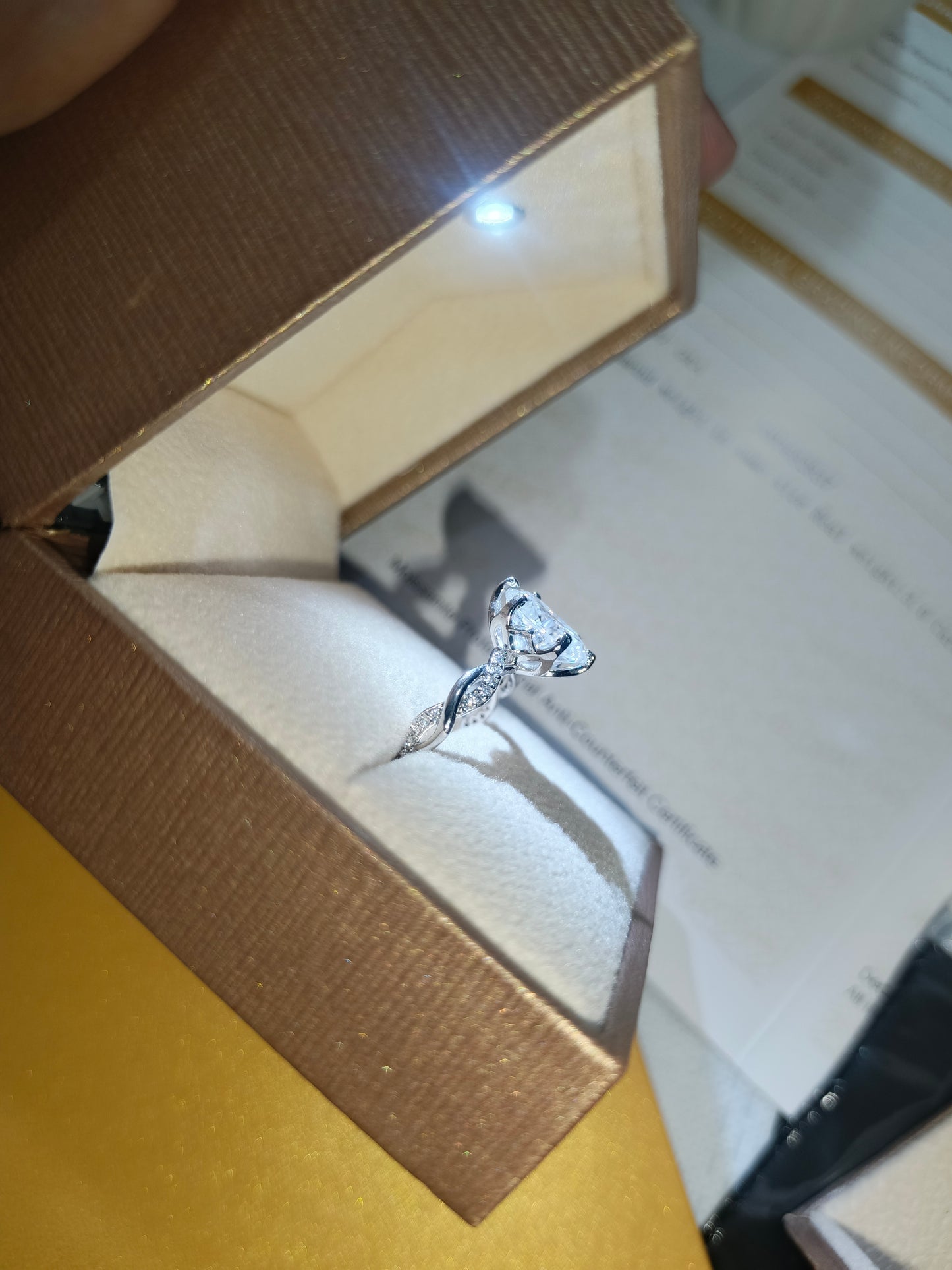 Oval Dream Moissanite Ring -VVS1 Certified 💎