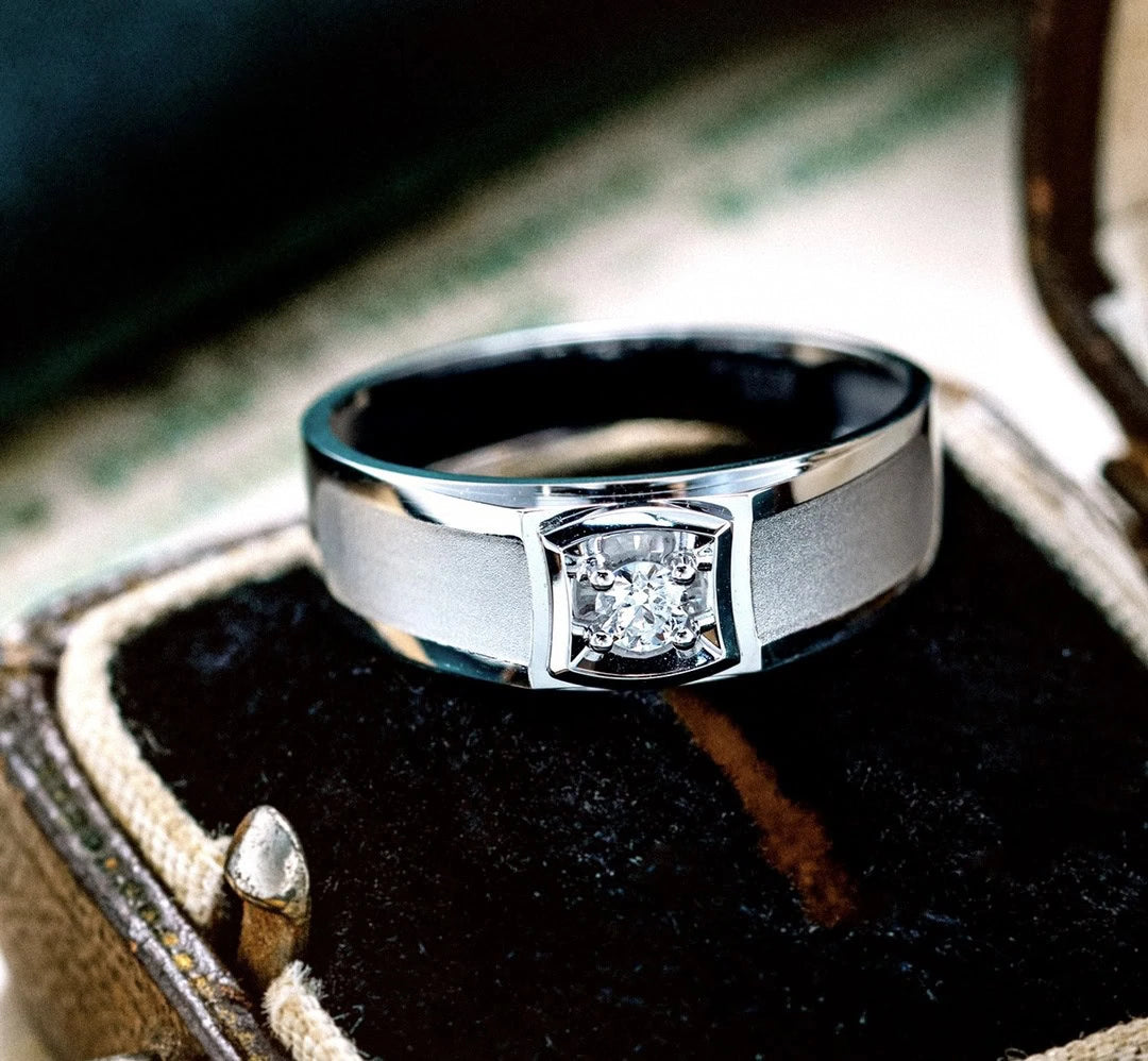 Men's Aurex Moissanite Band -VVS1 Certified 💎